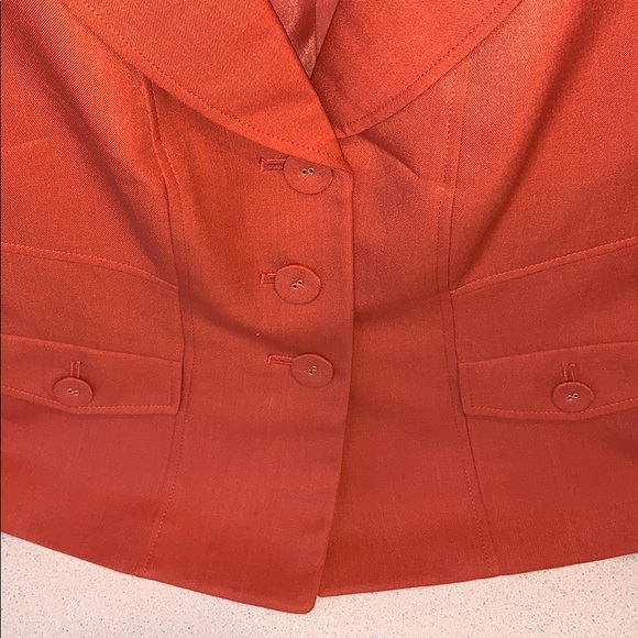 LESuit Coral Blazer 100% Polyester Like New. - Picture 3 of 6